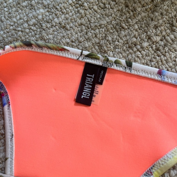 Triangl bottom - Picture 2 of 3